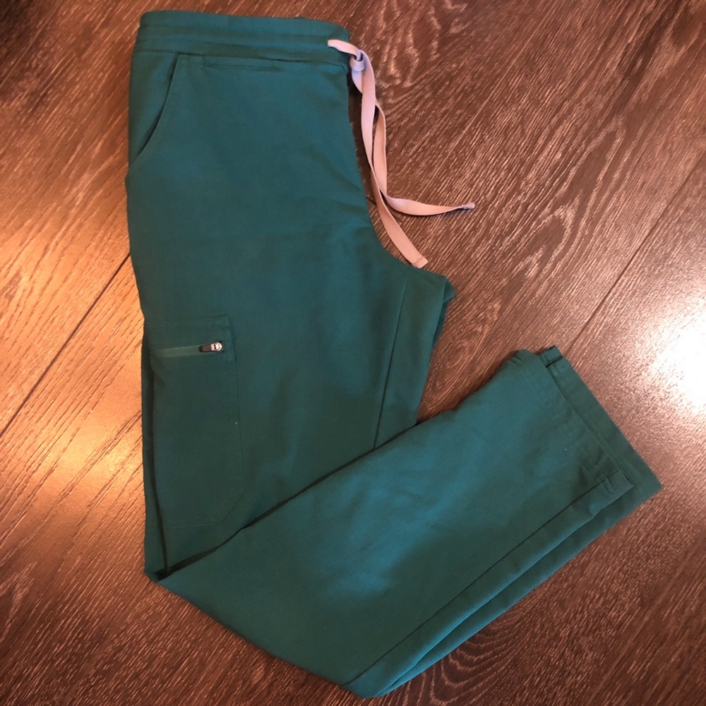 Figs Yola hunter green skinny leg scrub pants
